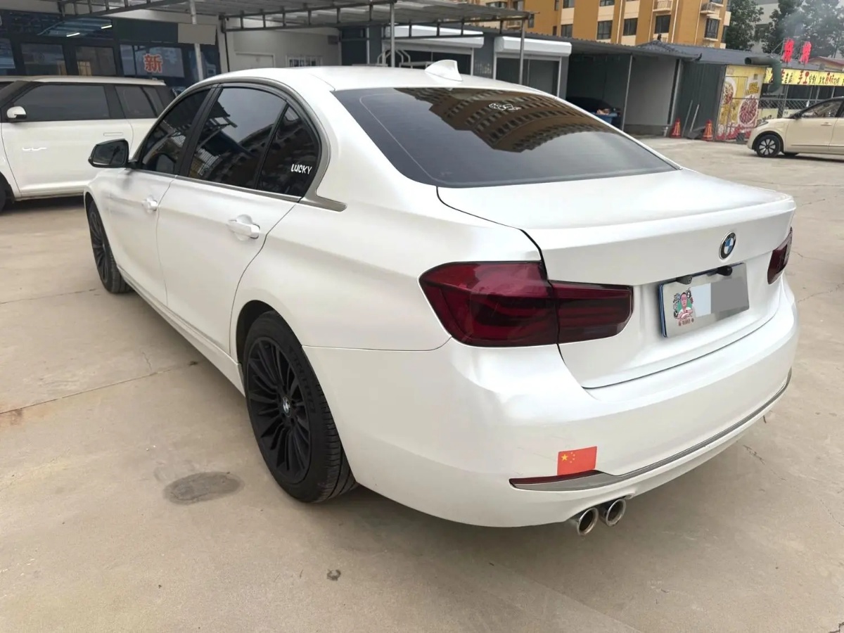 BMW 3 Series 2018 car image #9