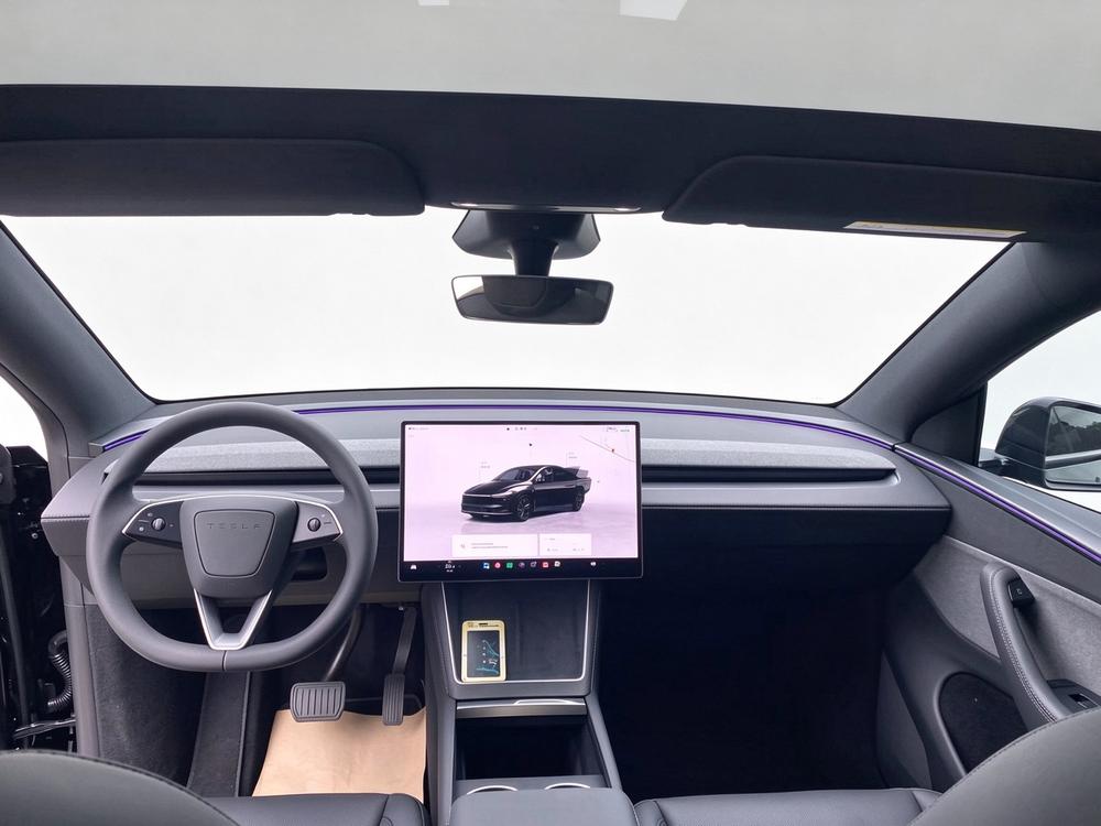 Tesla Model Y 2026 #8 Tesla Model Y 2026 image de voiture #8