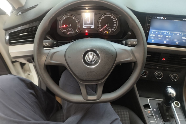 Volkswagen Bora 2019 #11 Volkswagen Bora 2019 car image #11