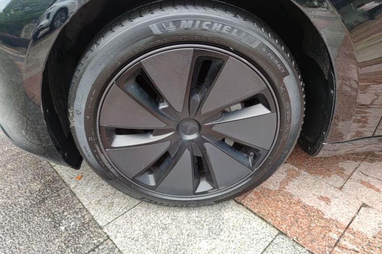 Tesla Model 3 2023 car image #9