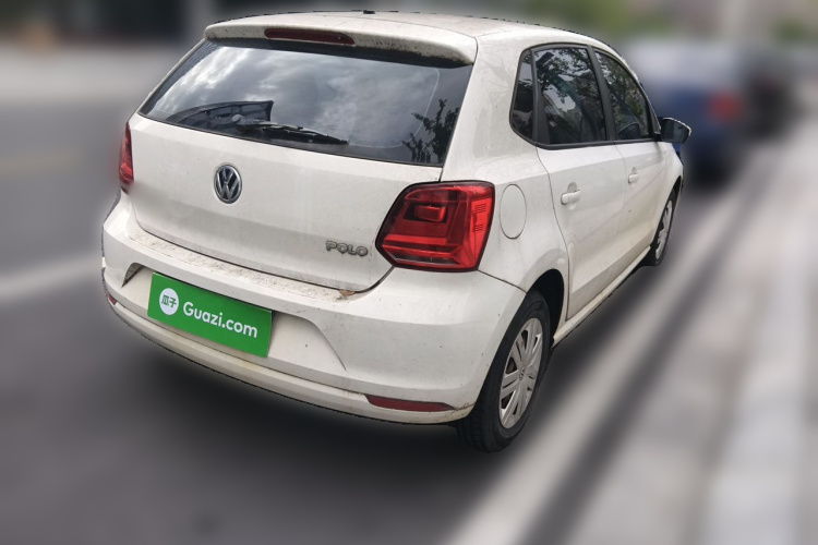Volkswagen Polo 2015 car image #5
