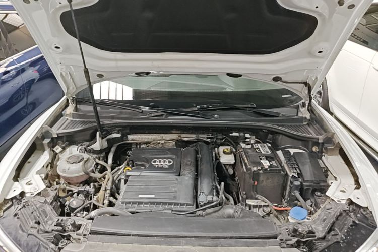 Audi Q3 2023 car image #20