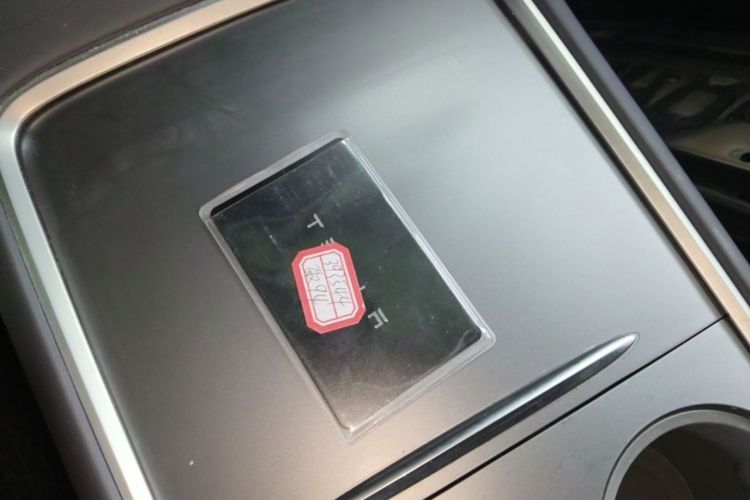 Tesla Model Y 2024 car image #9