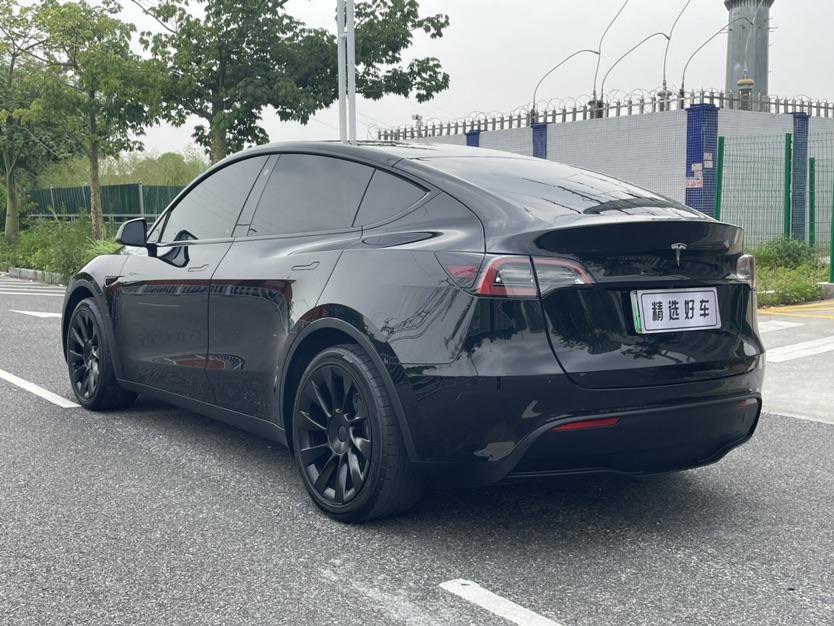 Tesla Model Y 2022 car image #4