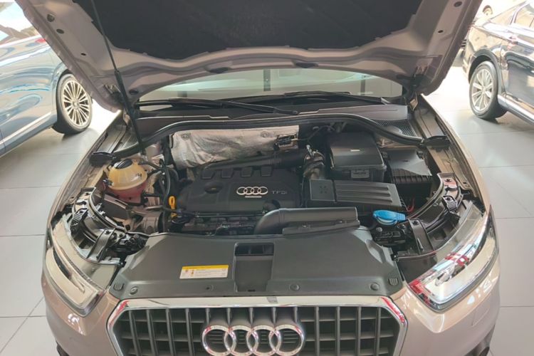 Audi Q3 2015 car image #20