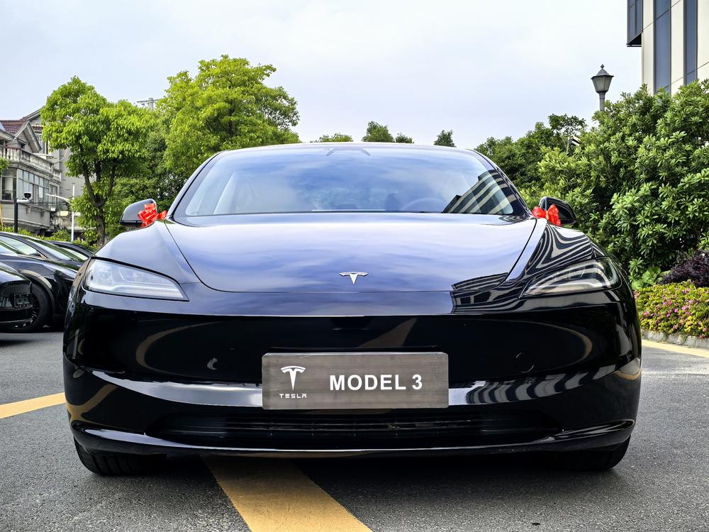 Tesla Model 3 2025 #2 Tesla Model 3 2025 car image #2