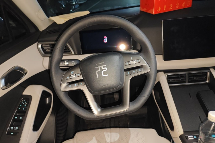 BYD YuanUP 2025 car image #12