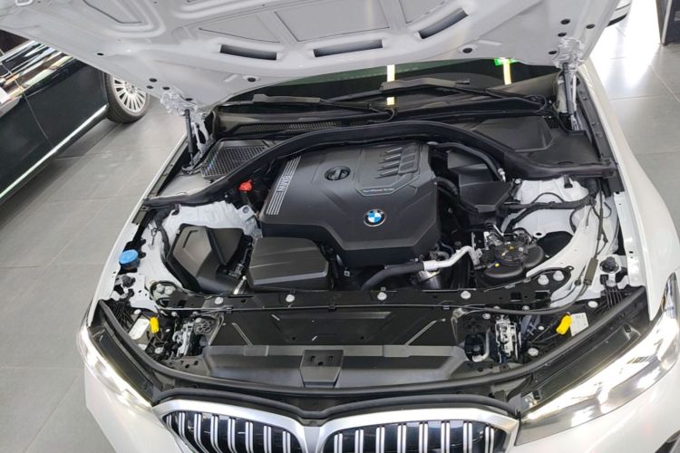 BMW 3 Series 2024 car image #20