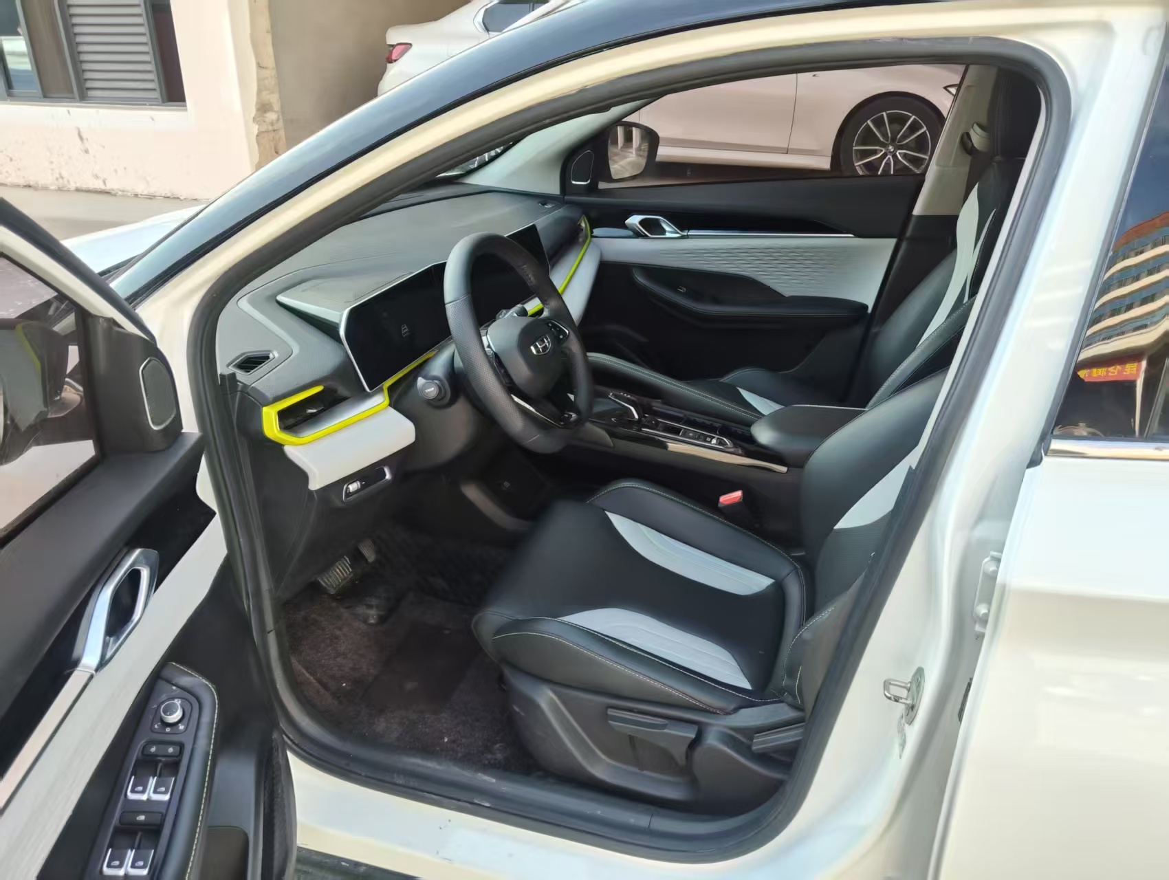 GEELY Coolray 2023 #7 GEELY Coolray 2023 car image #7