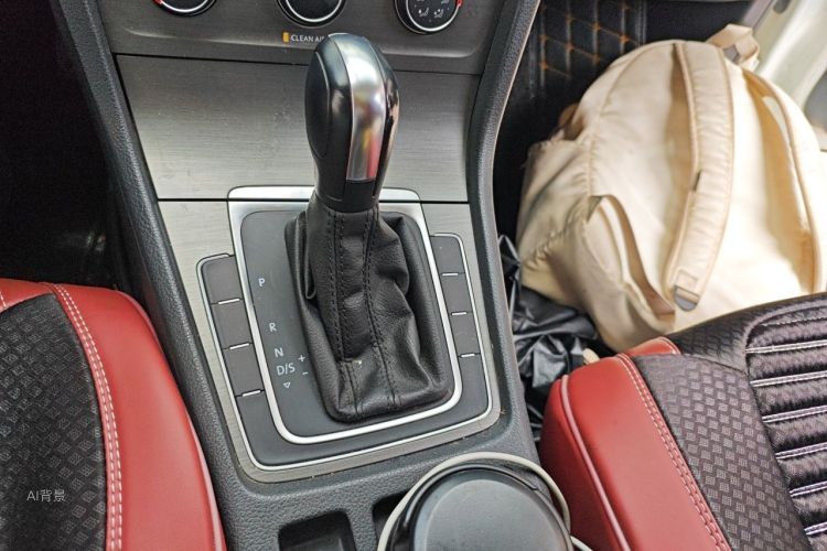 Volkswagen Golf 2016 car image #16