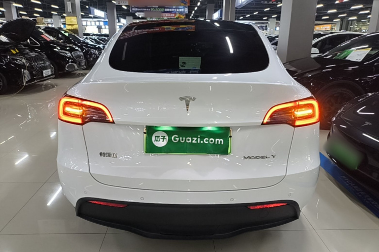 Tesla Model Y 2022 #6 Tesla Model Y 2022 car image #6