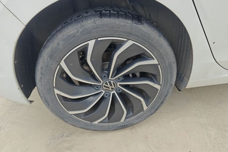 Volkswagen Golf 2021 car image #10