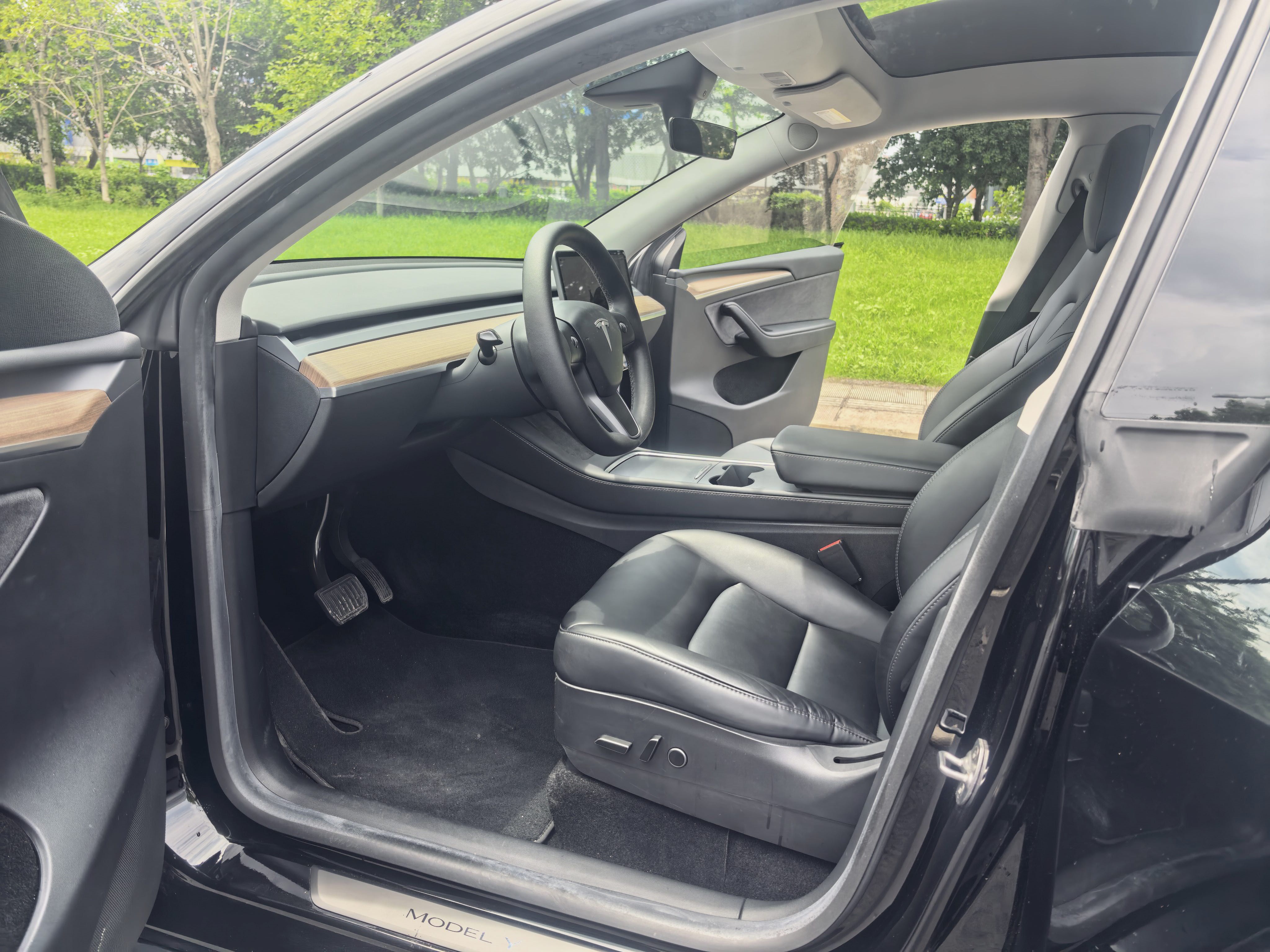 Tesla Model Y 2022 #6 Tesla Model Y 2022 car image #6
