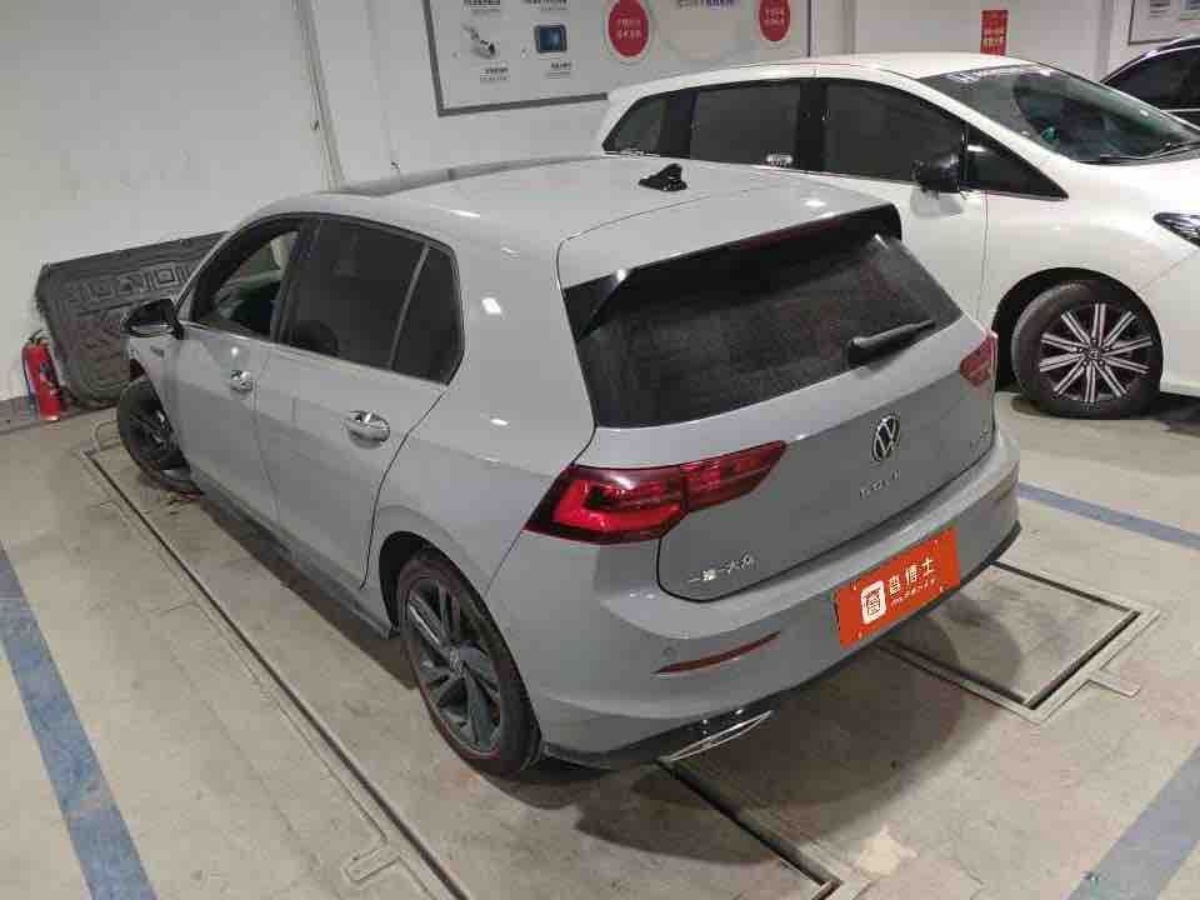 Volkswagen Golf 2023 car image #3