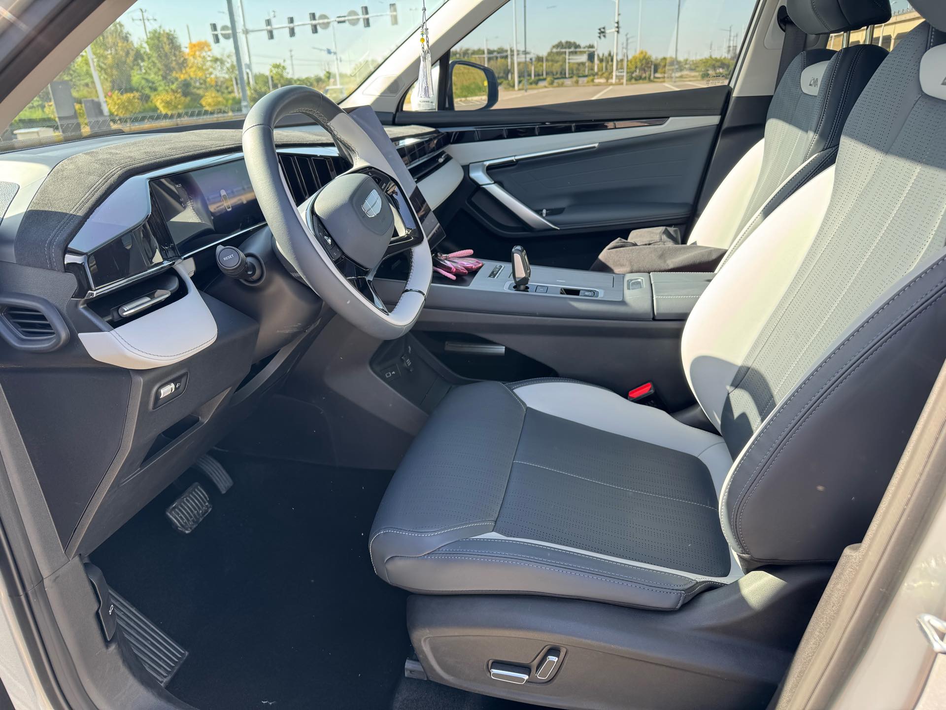 GEELY Boyue L 2024 #3 GEELY Boyue L 2024 immagine di auto #3