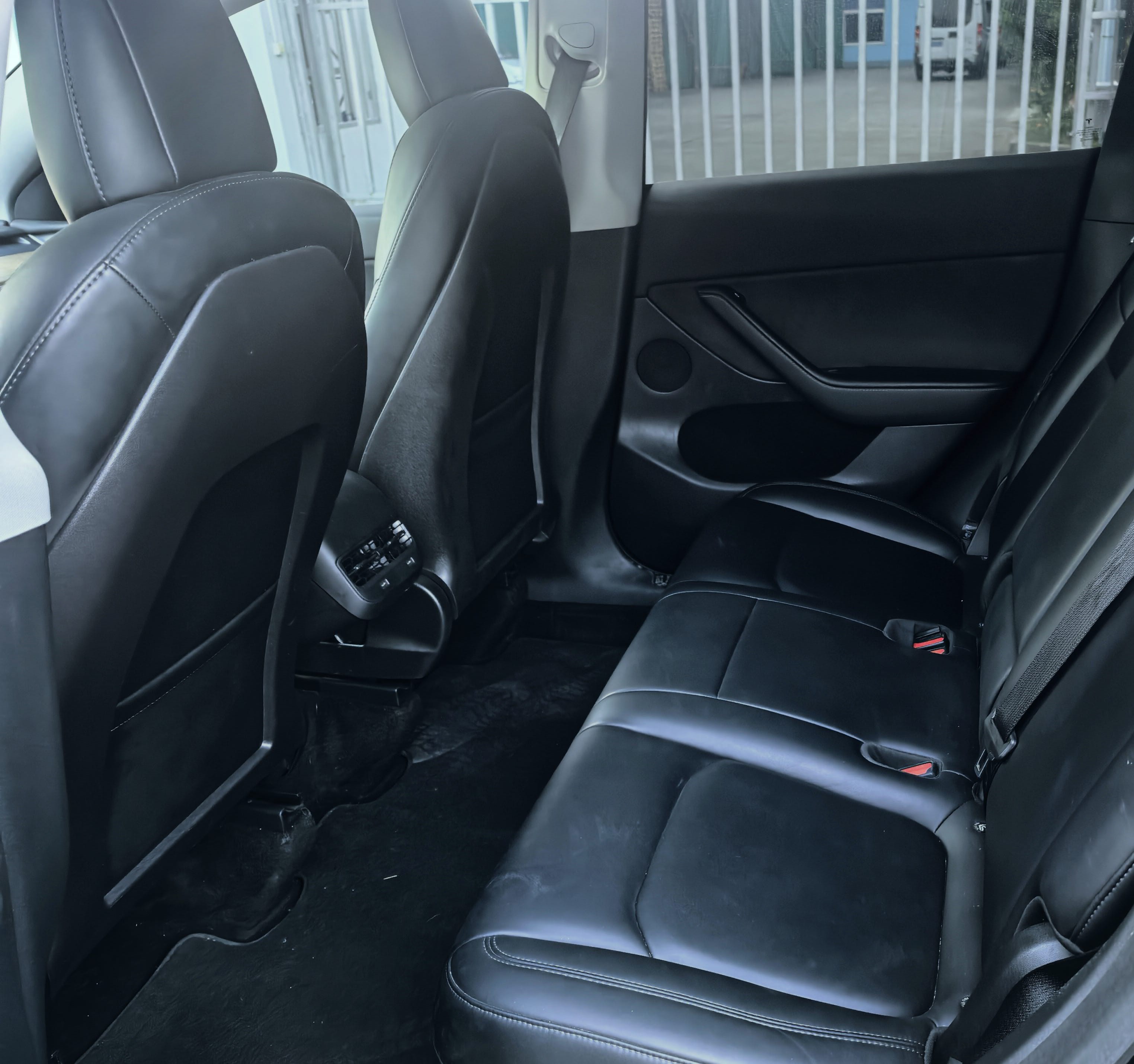 Tesla Model Y 2022 car image #5