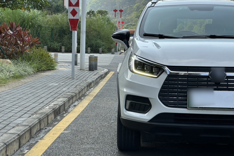 BYD Yuan New Energy 2019 #4 BYD Yuan New Energy 2019 car image #4