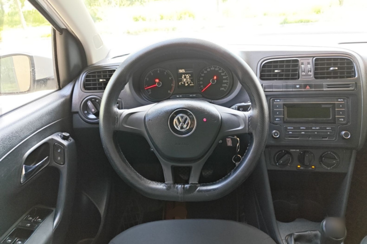 Volkswagen Polo 2016 #15 Volkswagen Polo 2016 car image #15