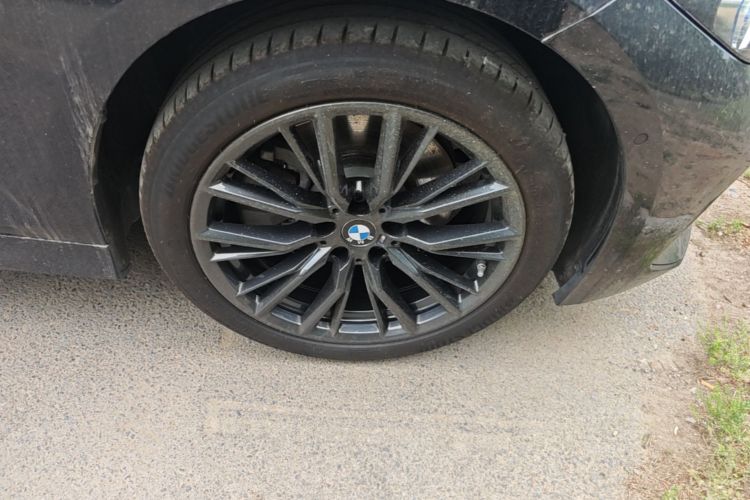 BMW 3 Series 2025 car image #9