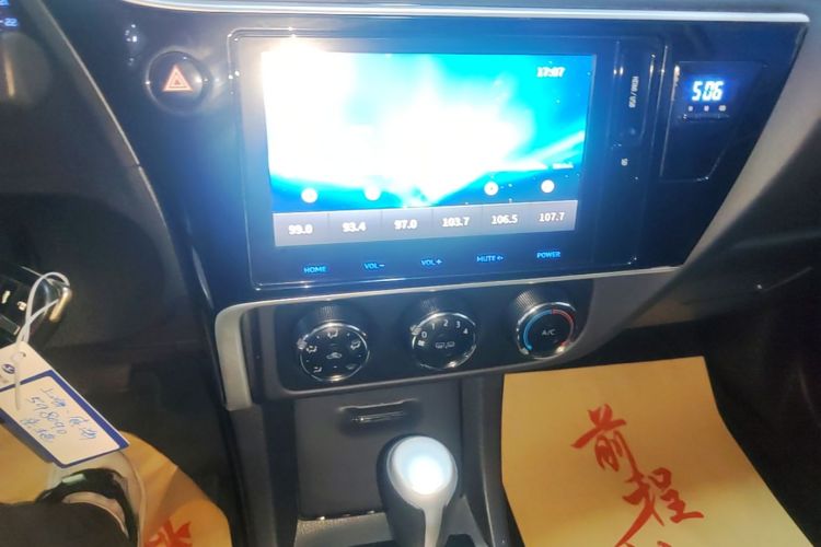 Toyota Corolla 2017 car image #13