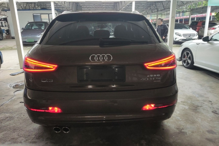 Audi Q3 2016 car image #6