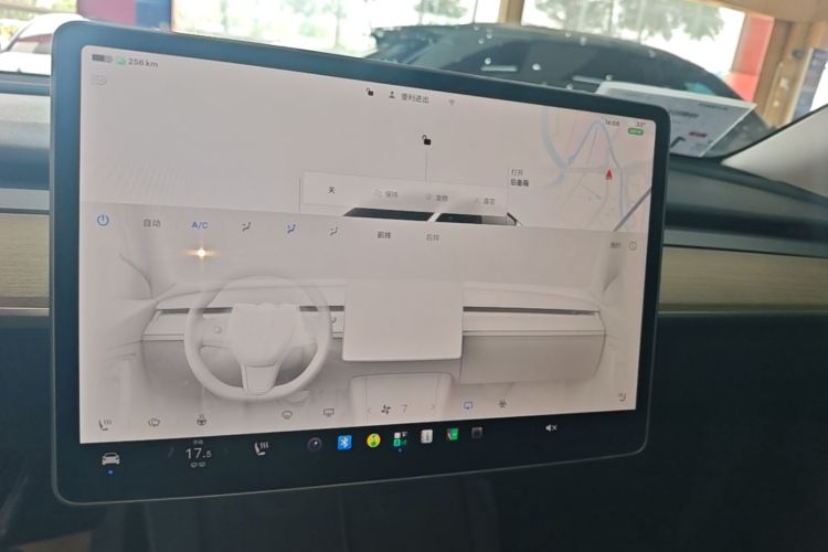 Tesla Model Y 2022 #13 Tesla Model Y 2022 car image #13