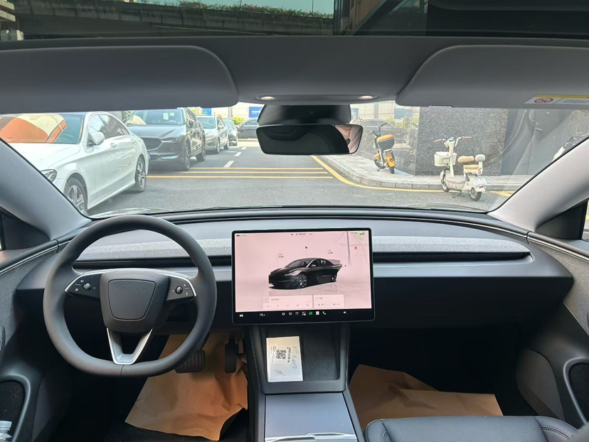 Tesla Model 3 2026 car image #6