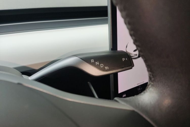 Tesla Model 3 2020 car image #14