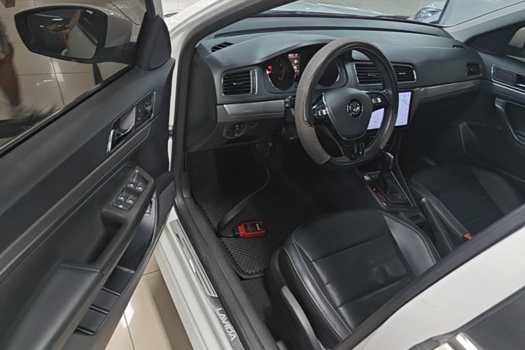 Volkswagen Lavida 2018 #16 Volkswagen Lavida 2018 car image #16