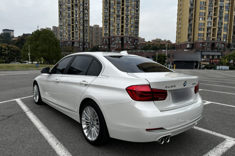 BMW 3 Series 2018 car image #5