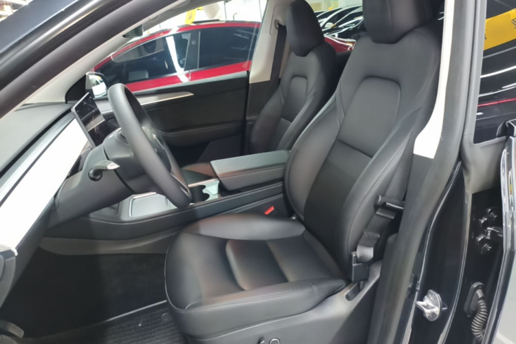 Tesla Model Y 2024 #15 Tesla Model Y 2024 car image #15