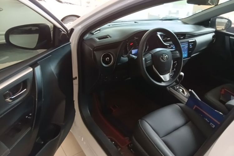 Toyota Corolla 2019 #16 Toyota Corolla 2019 car image #16