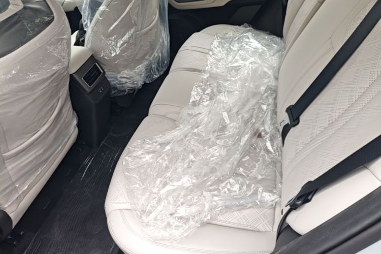 BYD YuanUP 2026 car image #17