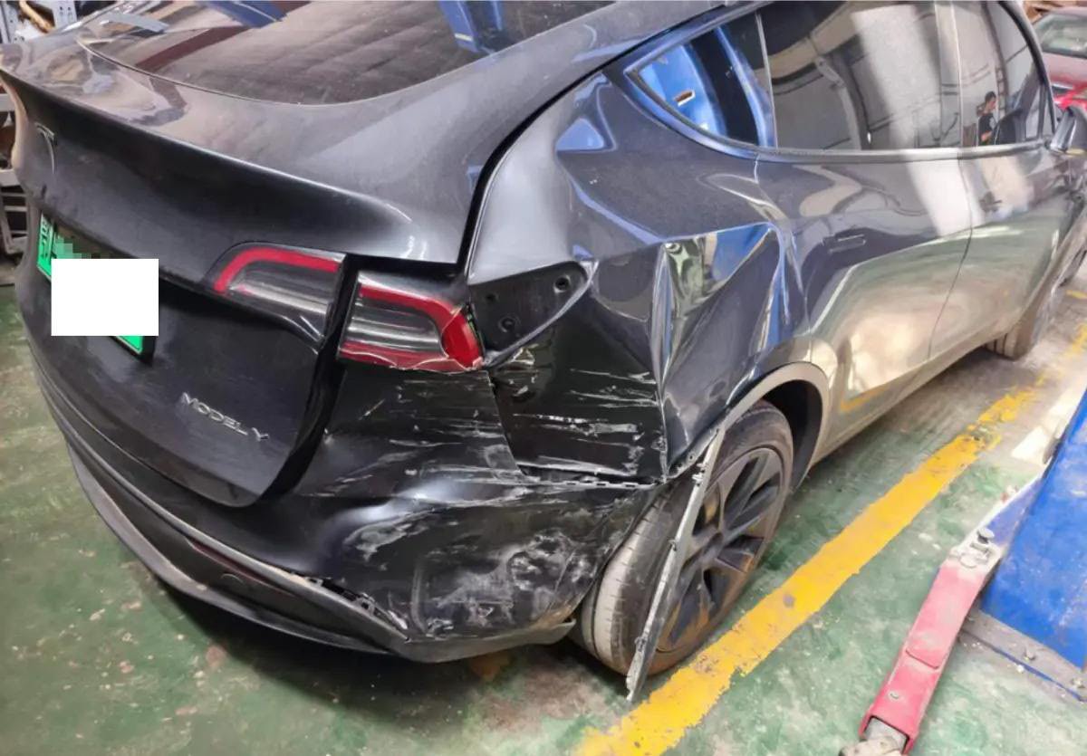 Tesla Model Y 2024 car image #9
