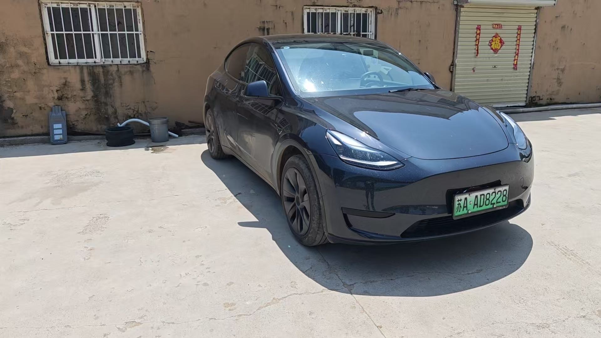 Tesla Model Y 2024 car image #2
