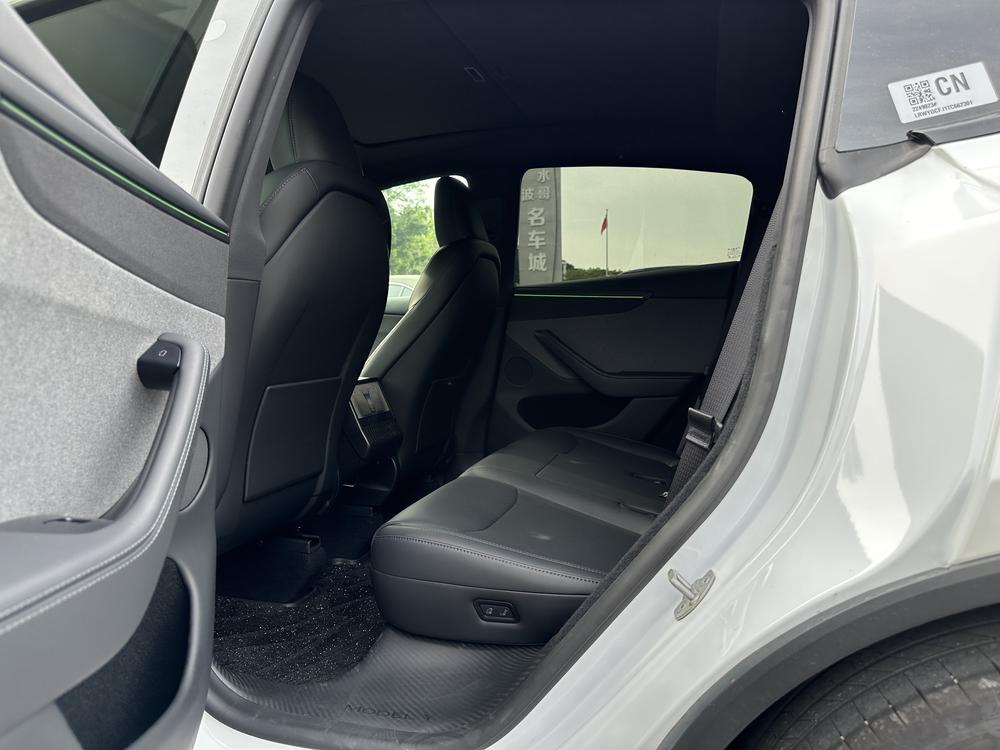Tesla Model Y 2026 #14 Tesla Model Y 2026 car image #14