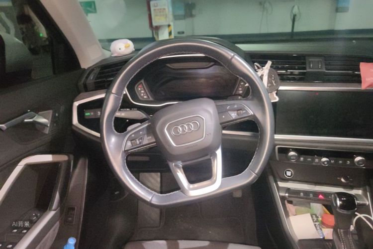 Audi Q3 2023 car image #12