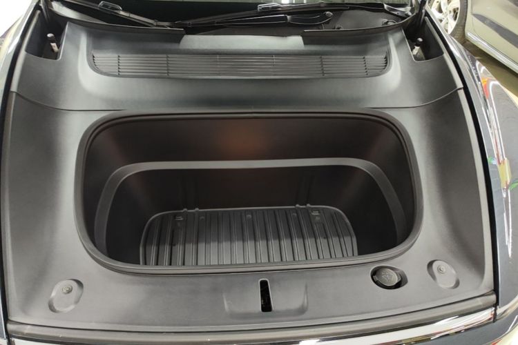 Tesla Model Y 2025 car image #22