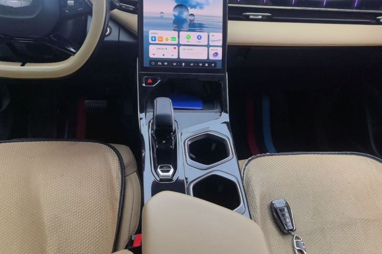 GEELY Boyue L 2023 car image #14