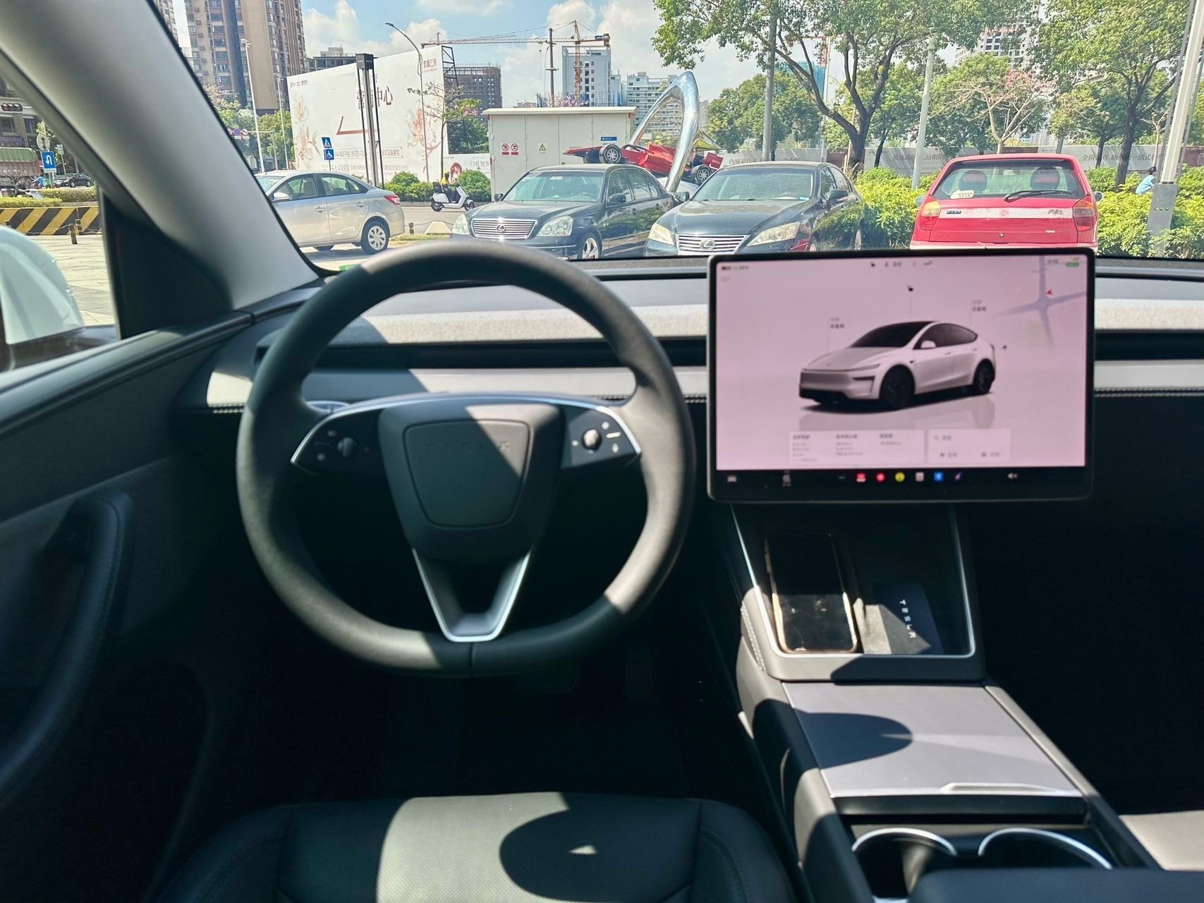 Tesla Model Y 2025 #6 Tesla Model Y 2025 immagine di auto #6
