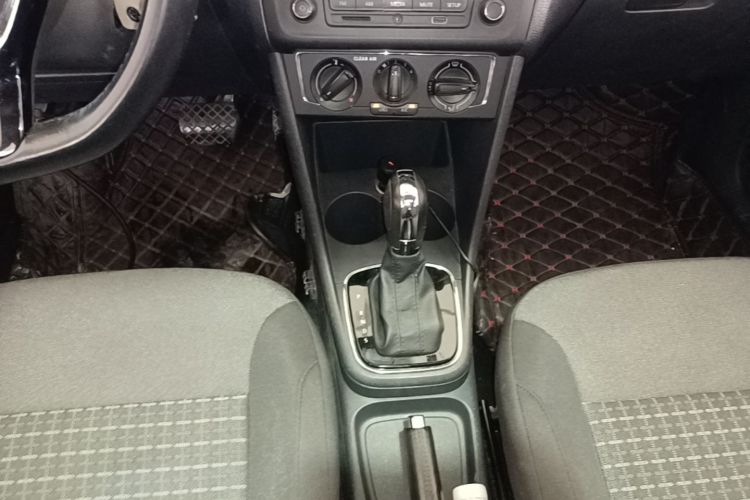 Volkswagen Polo 2017 #14 Volkswagen Polo 2017 car image #14