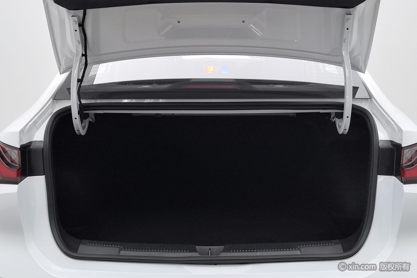 Roewe i5 2025 صورة سيارة #17