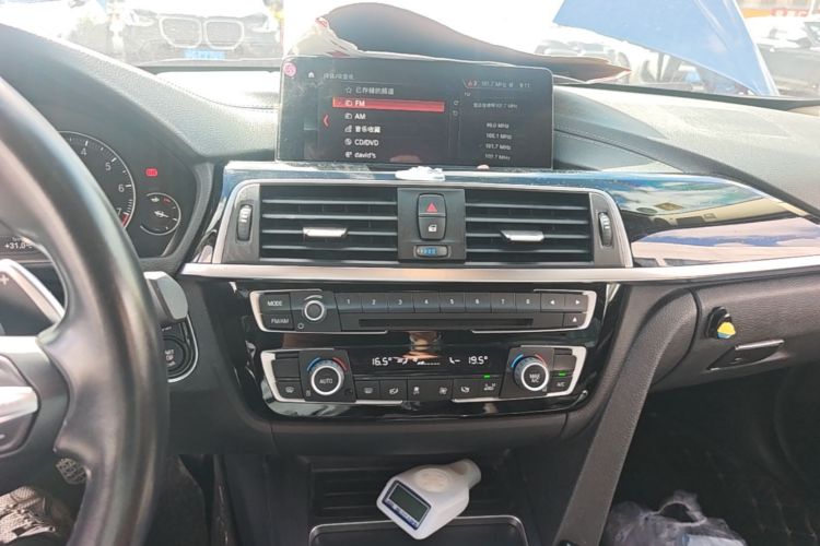 BMW 3 Series 2018 #17 BMW 3 Series 2018 car image #17