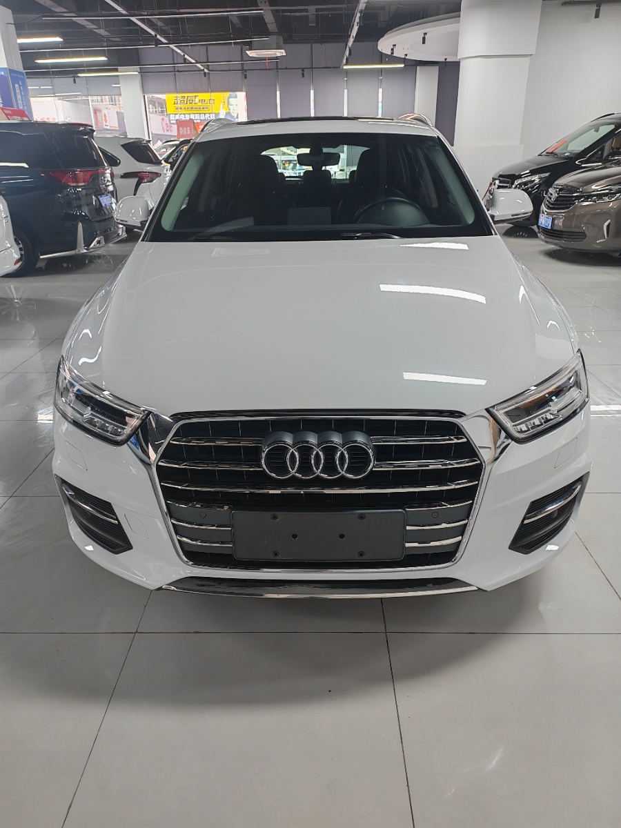 Audi Q3 2018 car image #2