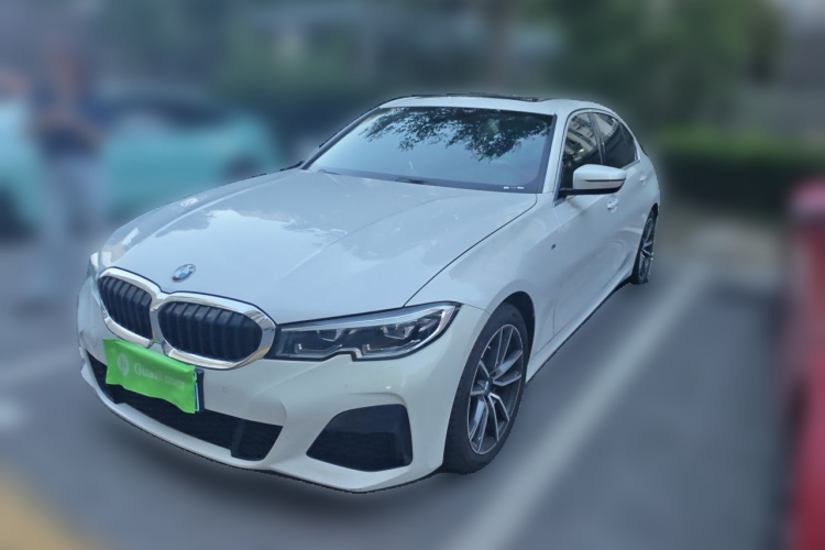 BMW 3 Series 2022 car image #2