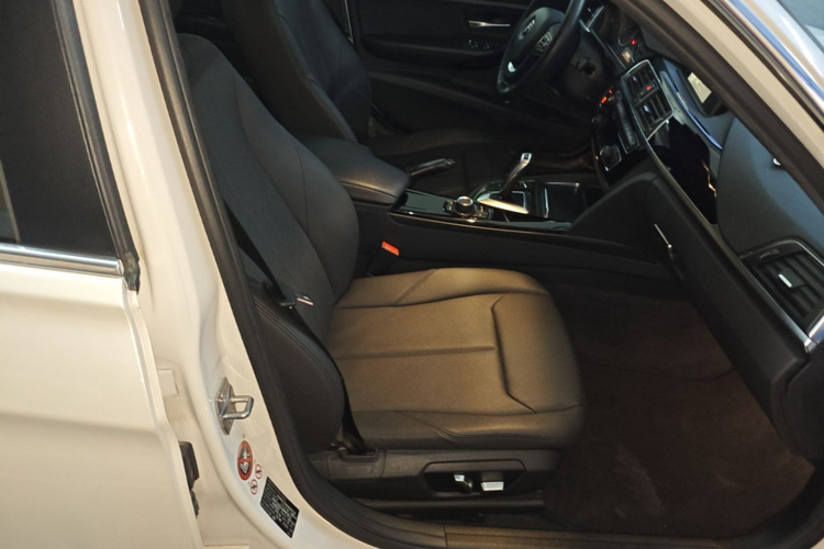 BMW 3 Series 2017 #29 BMW 3 Series 2017 imagen de coche #29