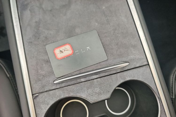 Tesla Model Y 2021 #9 Tesla Model Y 2021 car image #9