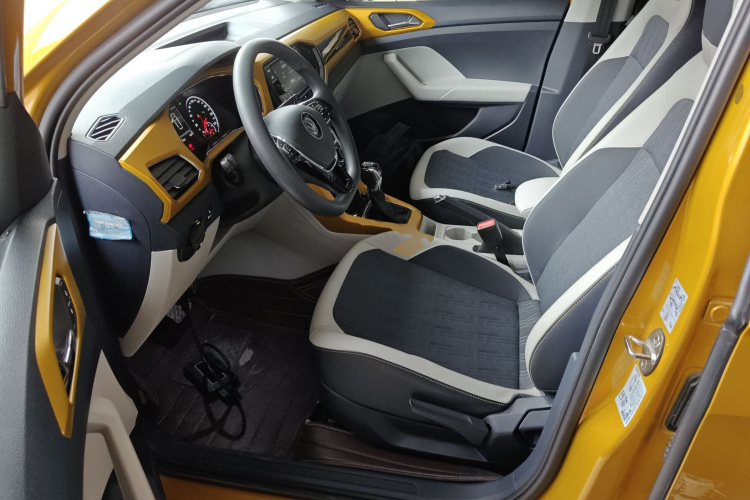 Volkswagen T-Cross 2020 immagine di auto #16