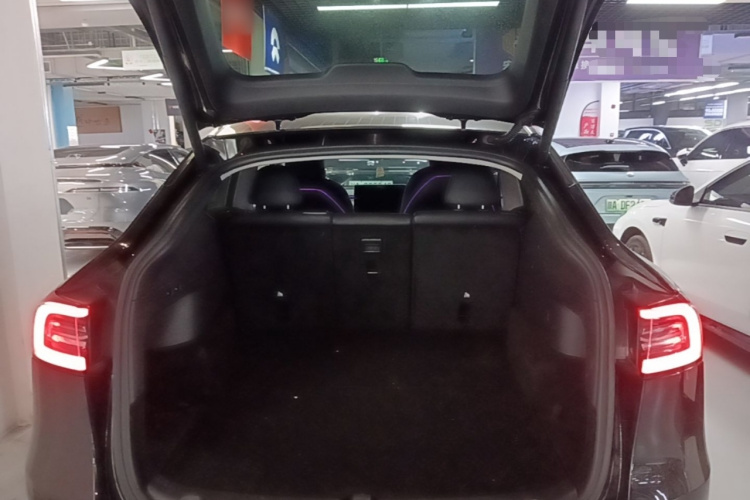 Tesla Model Y 2022 car image #21