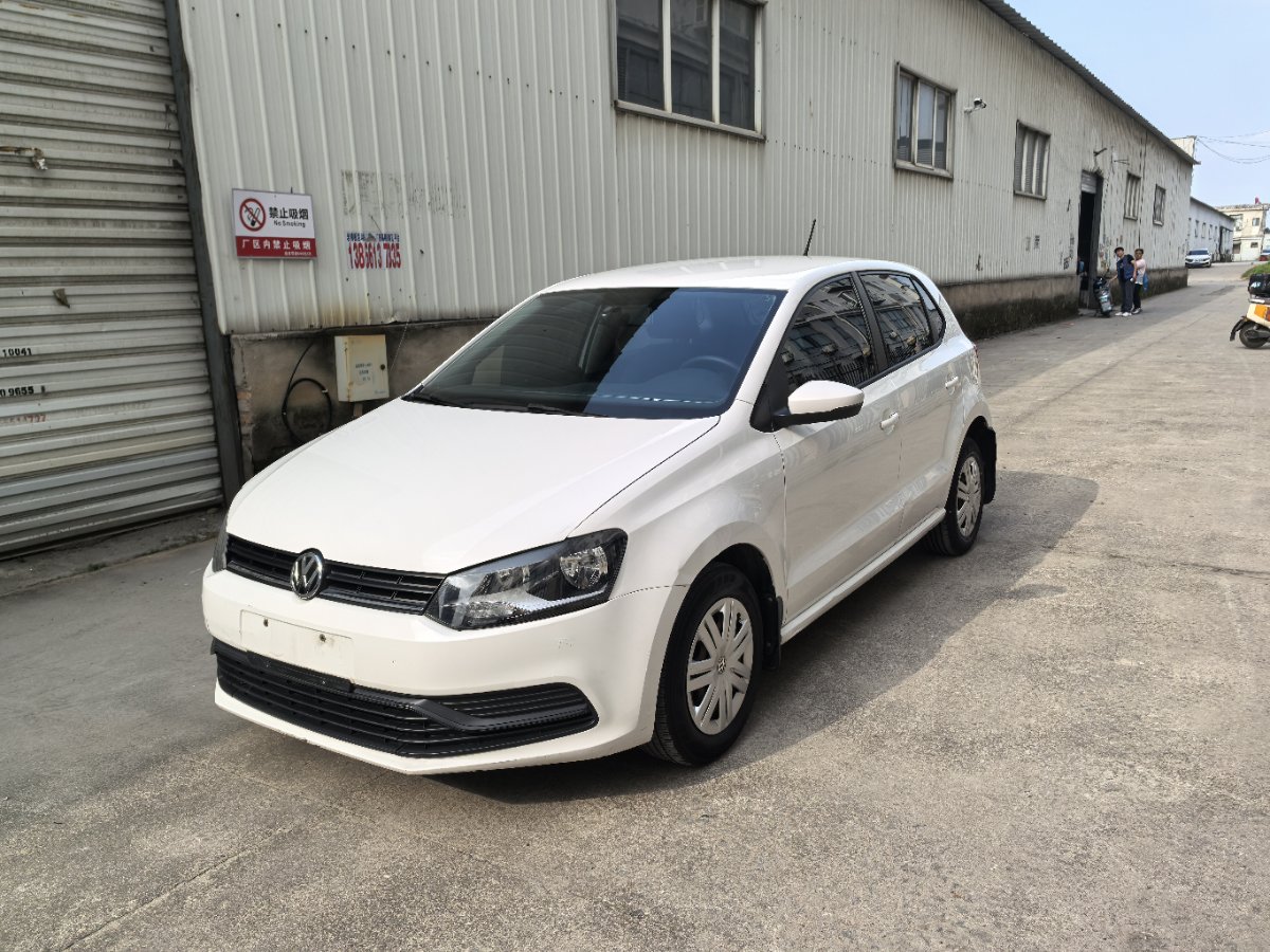 Volkswagen Polo 2016 Volkswagen Polo 2016 car image